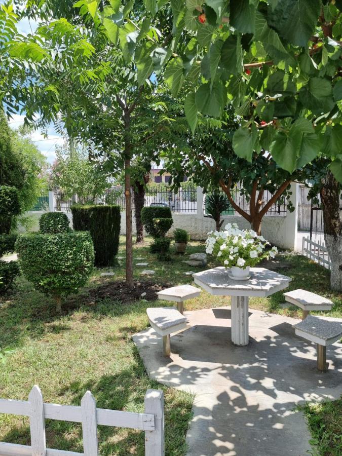 דורס Guest House Vila Elezi מראה חיצוני תמונה