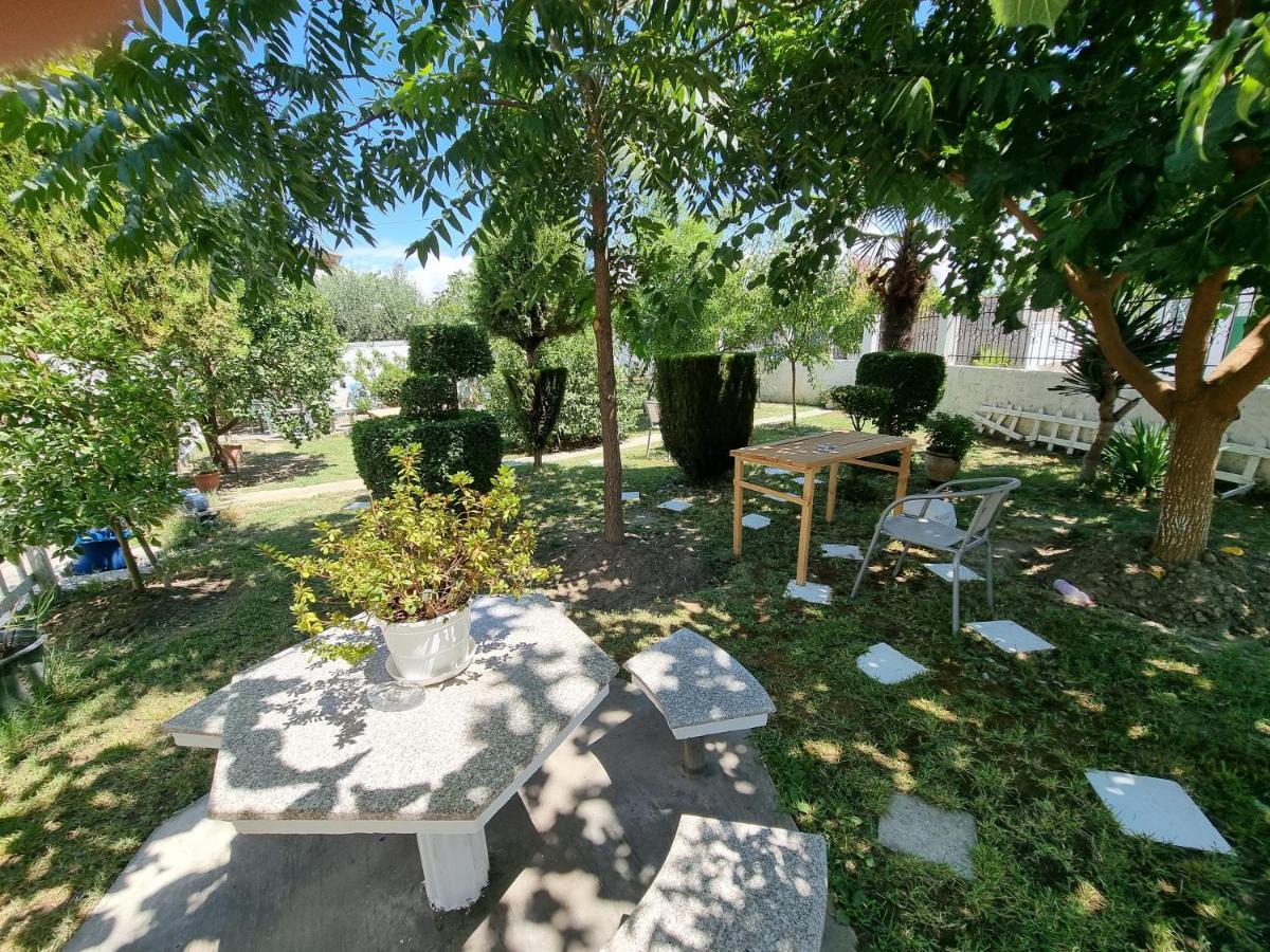דורס Guest House Vila Elezi מראה חיצוני תמונה