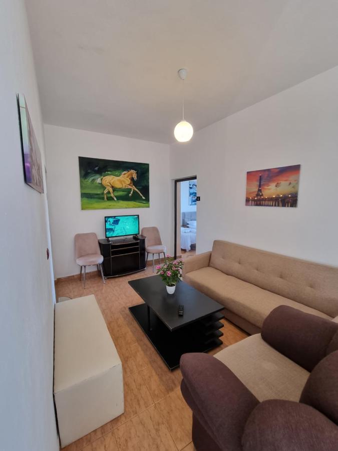 דורס Guest House Vila Elezi מראה חיצוני תמונה