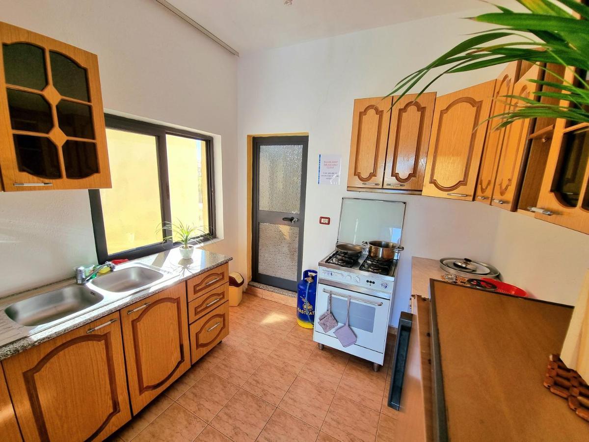 דורס Guest House Vila Elezi מראה חיצוני תמונה