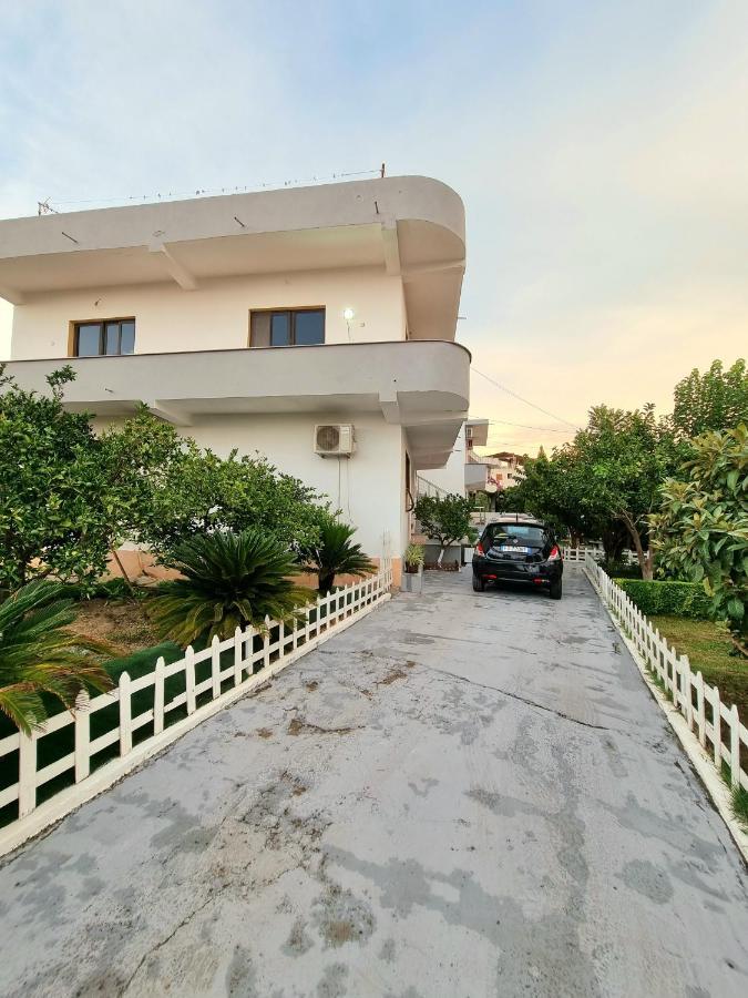 דורס Guest House Vila Elezi מראה חיצוני תמונה